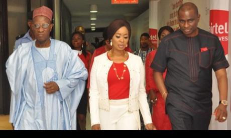 (L-r): Justice Salihu Alfa Belgore, chairman, Airtel Networks Limited, (Rtd); Dr. Olufunso Amosun, wife of Ogun State Governor, and Segun Ogunsanya, MD & CEO, Airtel Nigeria, at the Premiere of Airtel Touching Lives Season 3, held in Lagos recently.