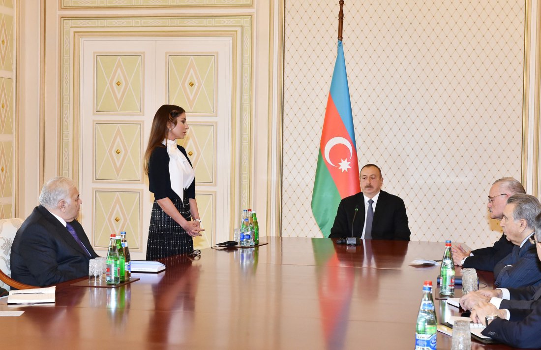 BAKU, AZERBAIJAN - FEBRUARY 21: Azerbaijani President Ilham Aliyev (C) announces his decision to appoint his wife Mehriban Aliyeva (left 2) as the countrys first vice president, during security council meeting in Baku, Azerbaijan on February 21, 2017. (Photo by Presidency of Azerbaijan/Anadolu Agency/Getty Images)