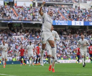 MADRID, SPAIN - SEPTEMBER 10:  Pepe of Real Madrid celebrates after scoring Real's 4th goal during the La Liga match between Real Madrid CF and CA Osasuna at Estadio Santiago Bernabeu on September 10, 2016 in Madrid, Spain.  (Photo by Denis Doyle/Getty Images)