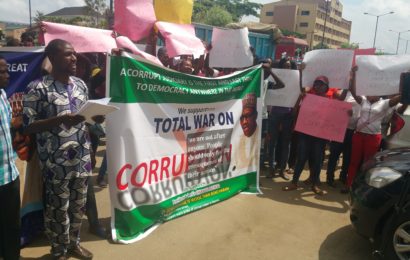 Protesters to Buhari: Go After More ‘Corrupt’ Judges