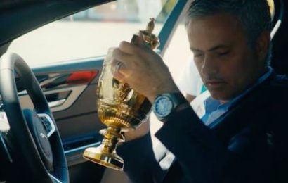 Jose Mourinho ‘Steals’ Andy Murray’s Wimbledon Trophy