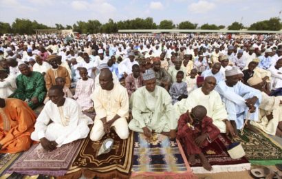 Ramadan: Nigerian Church Shares Food to 500 Fasting Muslims