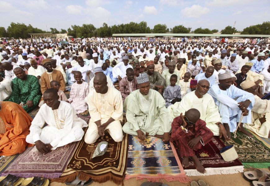 Ramadan: Nigerian Church Shares Food to 500 Fasting Muslims