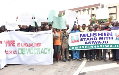 Sack National Legal Adviser Muiz Banire From APC – Prostesters