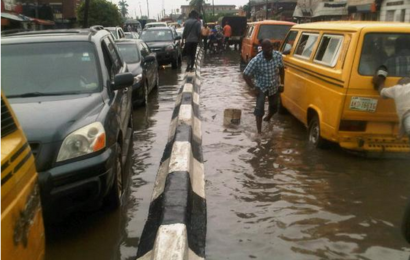 Flood Sacks Motorists on Lagos Roads