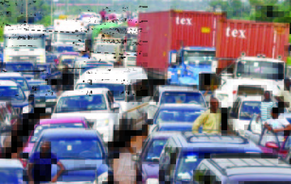 Woman in Transit Delivers Baby on Lagos – Ibadan Expressway