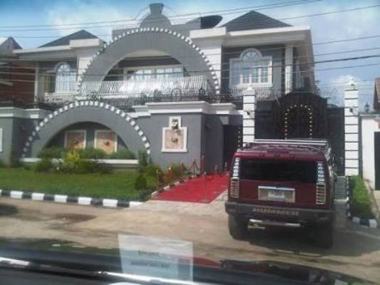 Psquare Puts ‘Squareville’ Mansion for Sale