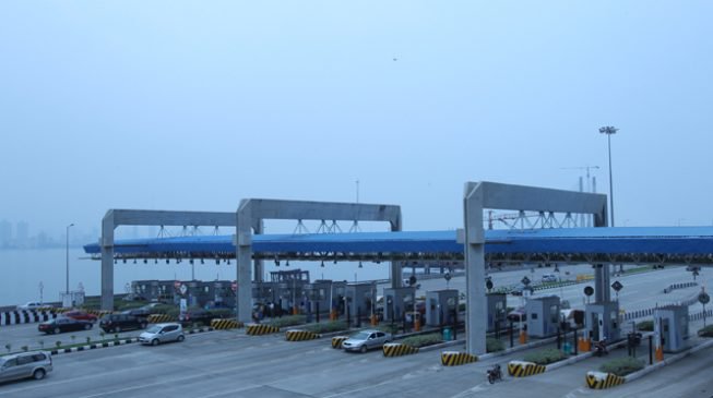 Fashola: We’ve Concluded Plans to Reintroduce Toll Gates Nationwide