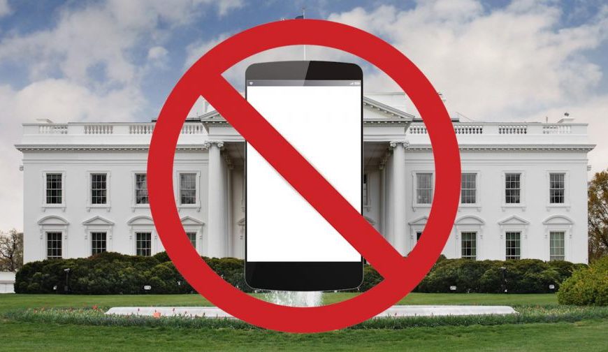 Trump Bans Use of Personal Mobile Phone in White House