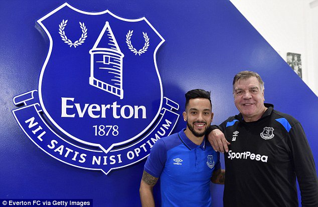 Breaking: Finally Theo Walcott Dumps Arsenal, Joins Everton