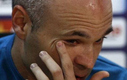 Nostalgic Iniesta Leaves Barcelona after 22 years