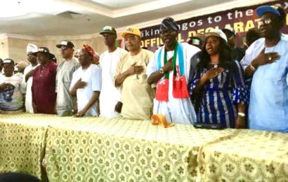 Sanwo-Olu interacts with traders, Igbo community in Computer village