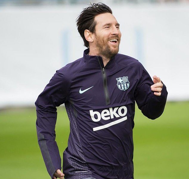 Injury: Messi makes early return to Barca training