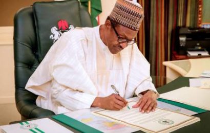 BREAKING: President Buhari Signs #30,000 Minimun Wage into Law