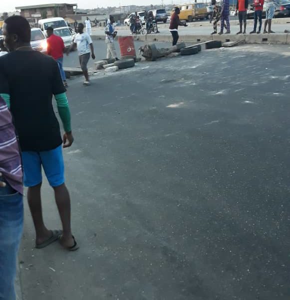 Mangoro residents on rampage as police shot dead another youth in Lagos