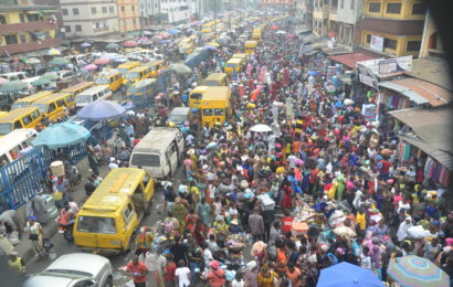Xmas in Lagos: Female Shoppers Hide Money in Undies to Avoid Pickpockets